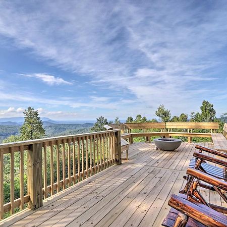 Upscale Gatlinburg Cabin Deck, Fire Pit And Hot Tub エクステリア 写真
