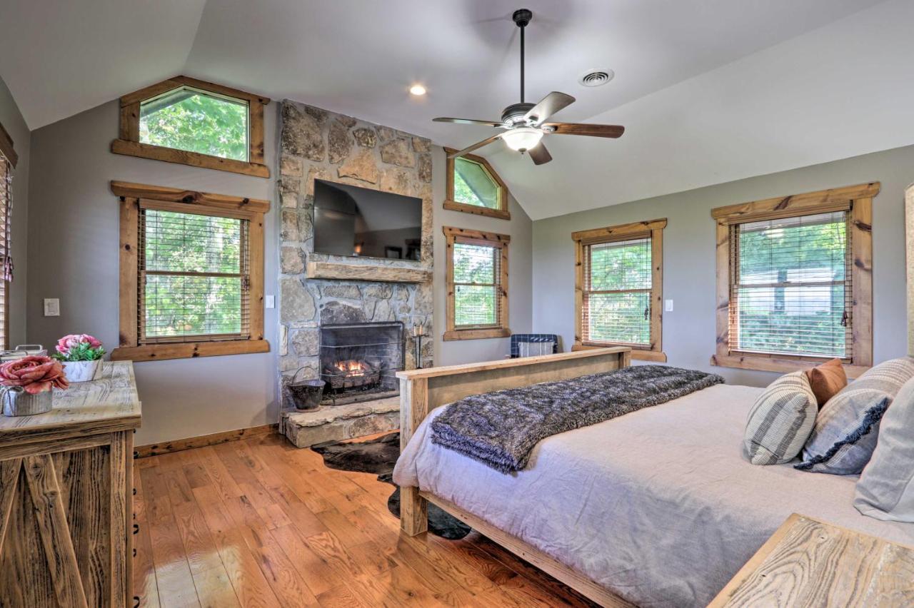 Upscale Gatlinburg Cabin Deck, Fire Pit And Hot Tub エクステリア 写真