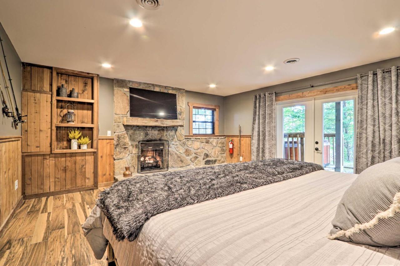 Upscale Gatlinburg Cabin Deck, Fire Pit And Hot Tub エクステリア 写真