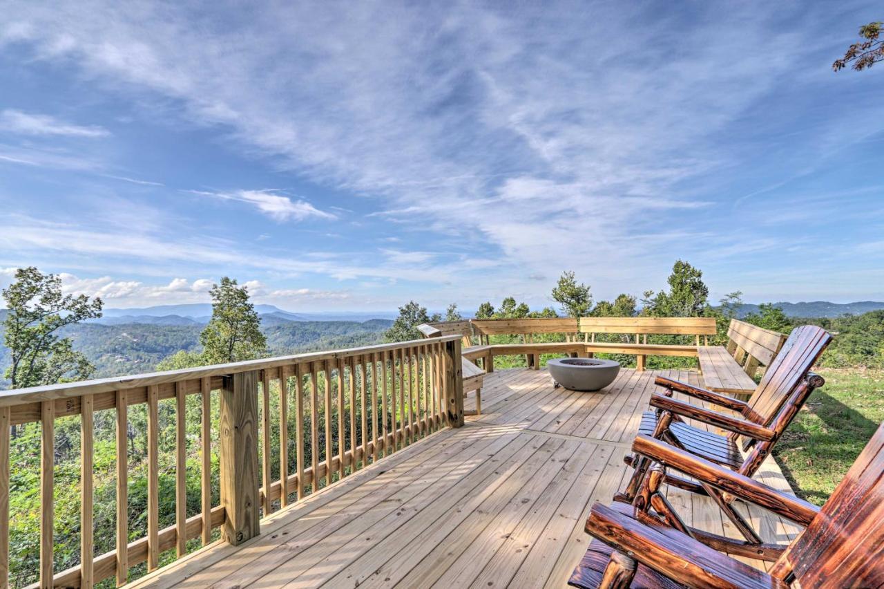 Upscale Gatlinburg Cabin Deck, Fire Pit And Hot Tub エクステリア 写真