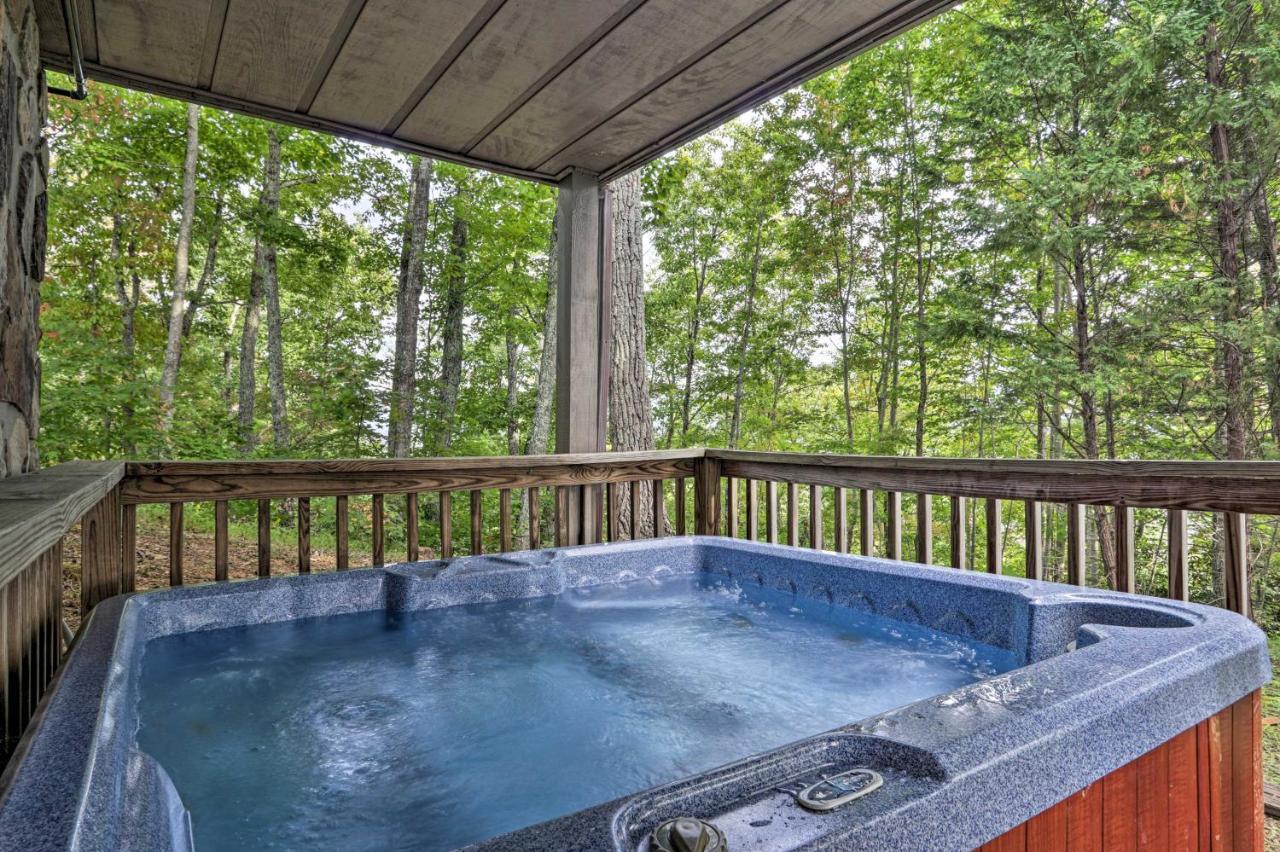 Upscale Gatlinburg Cabin Deck, Fire Pit And Hot Tub エクステリア 写真