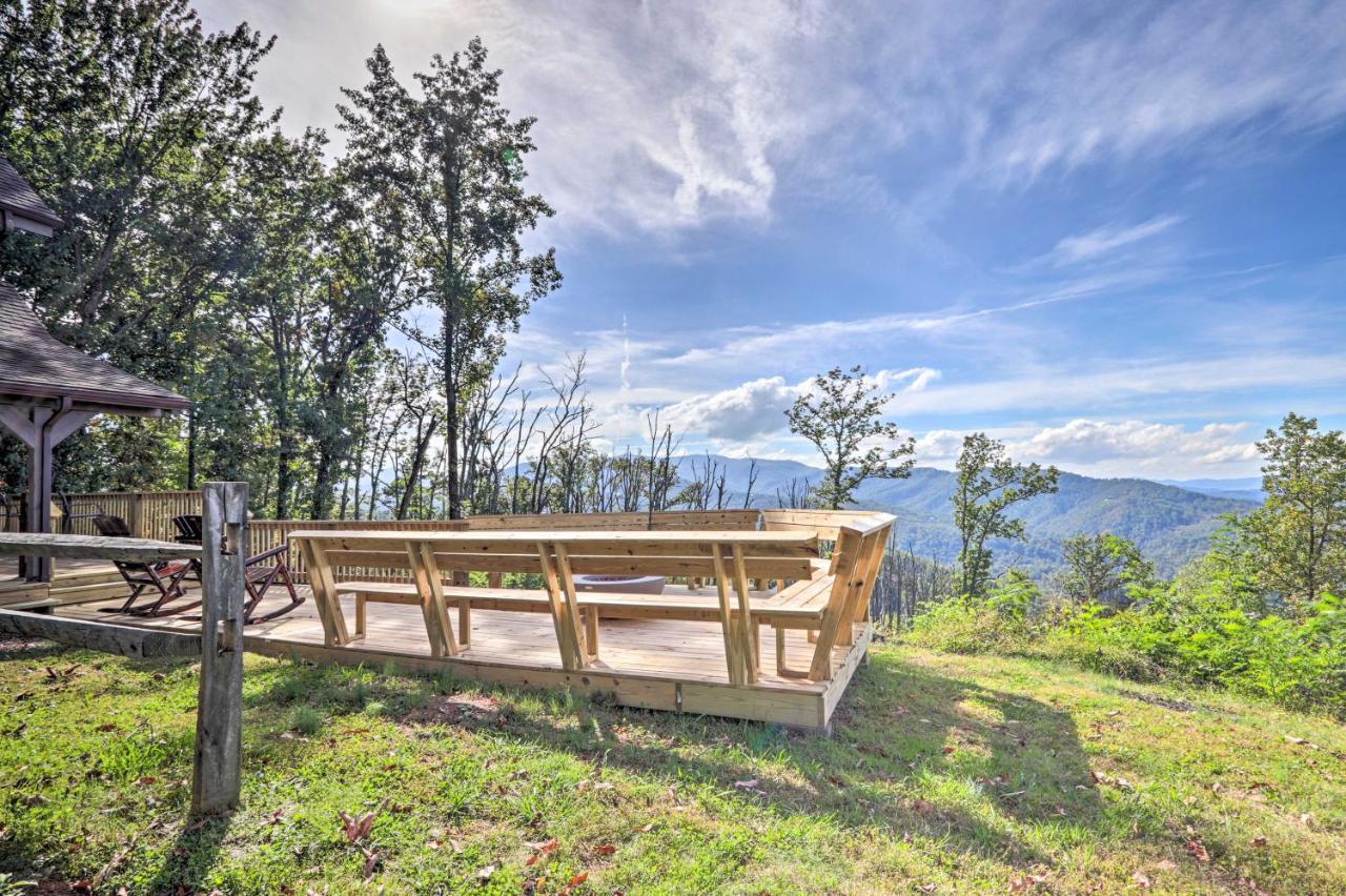 Upscale Gatlinburg Cabin Deck, Fire Pit And Hot Tub エクステリア 写真